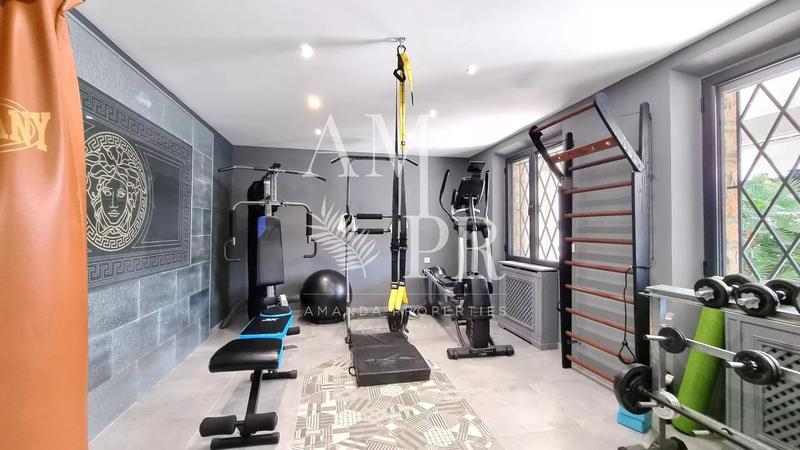 Villa - 404 m² - 10 pièces