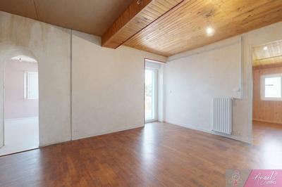 Maison - 168 m² - 8 pièces