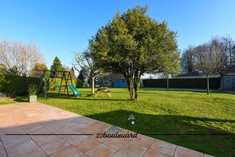 Maison - 196 m² - 8 pièces