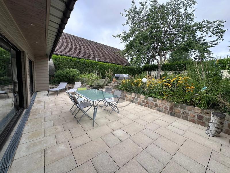 Maison - 162 m² - 8 pièces