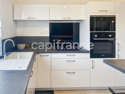 Maison - 171 m² - 8 pièces