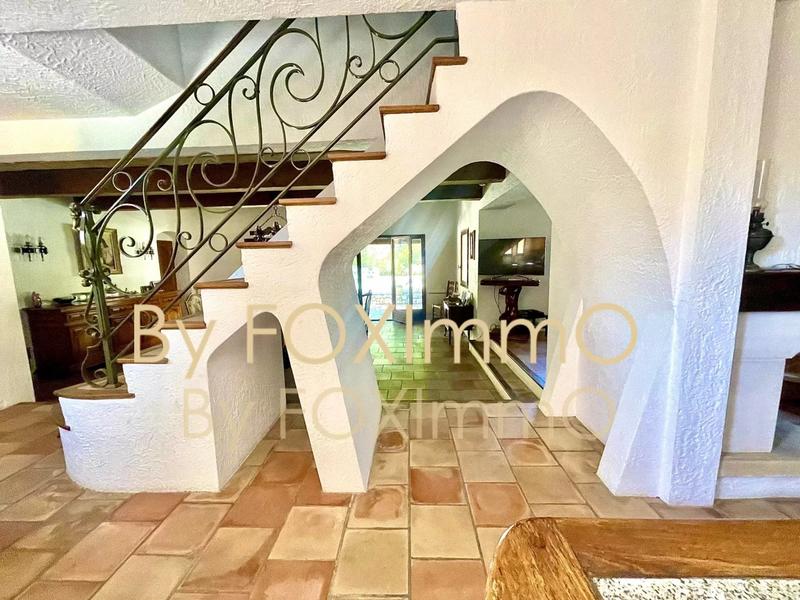 Maison - 210 m² - 6 pièces