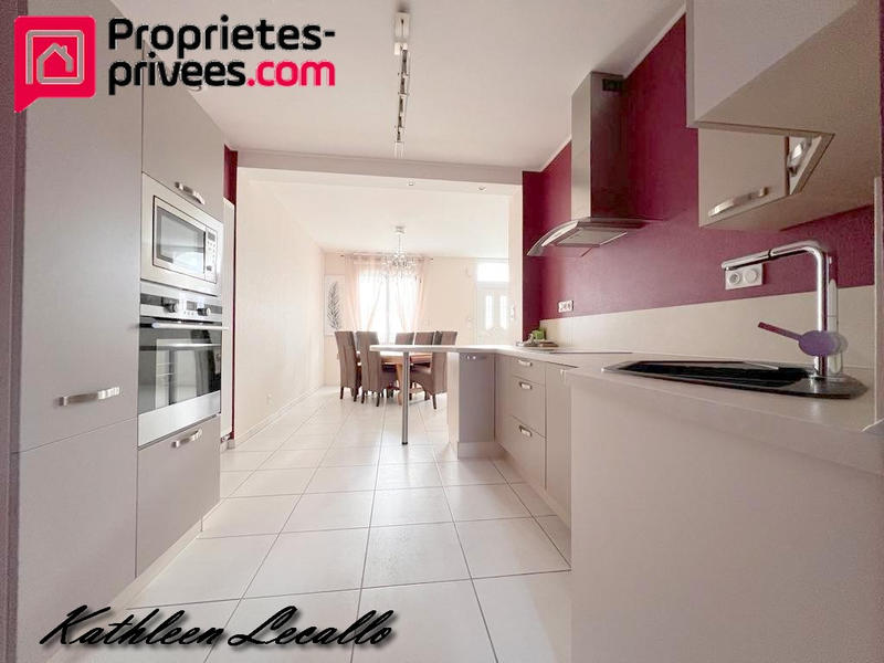 Maison - 165 m² - 9 pièces