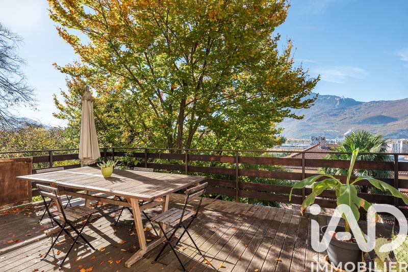 Maison - 176 m² - 7 pièces