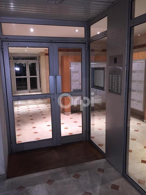 Studio - 30 m² - 1 pièce