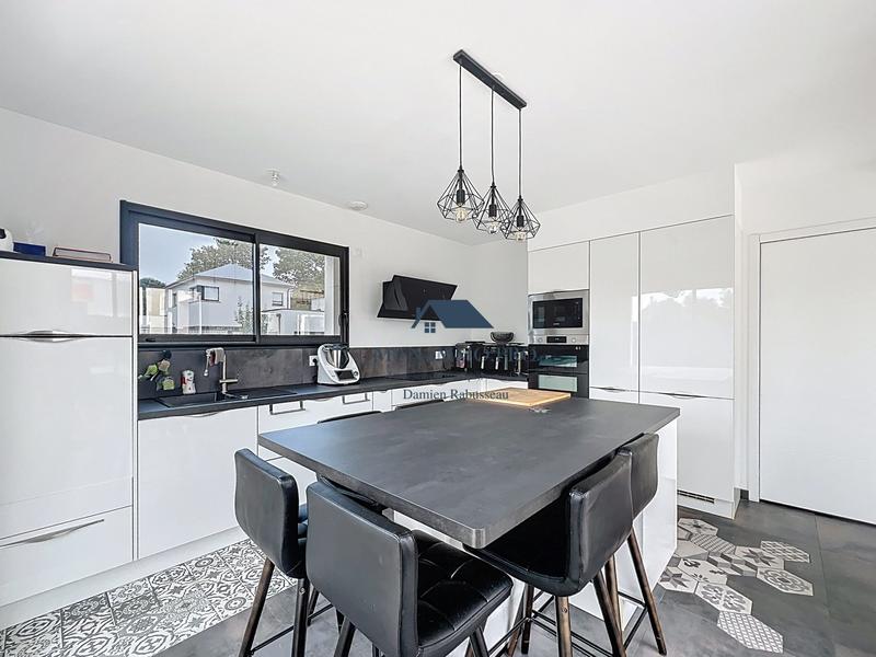 Maison contemporaine - 151 m² - 7 pièces