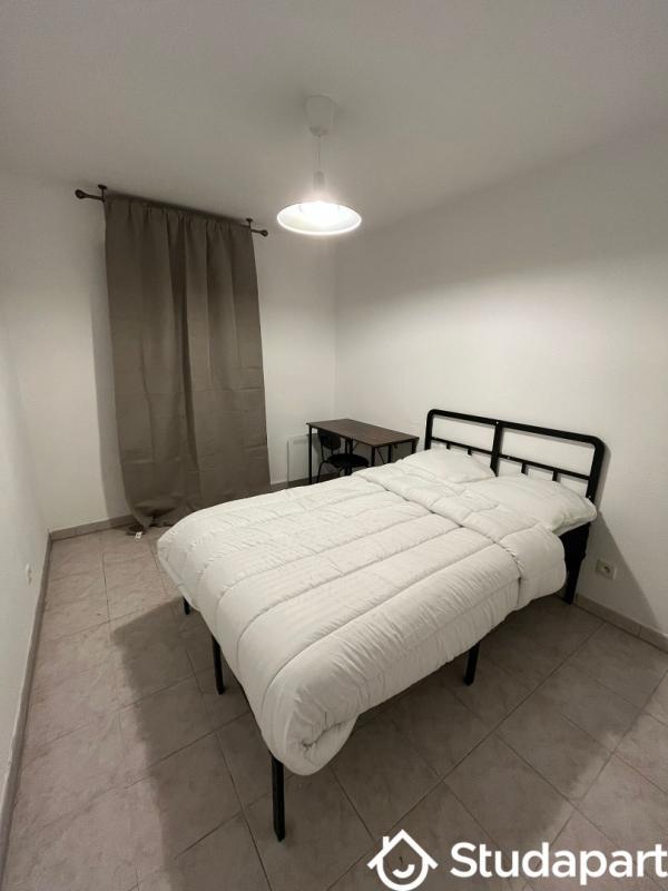 Chambre - 11 m² - 1 pièce