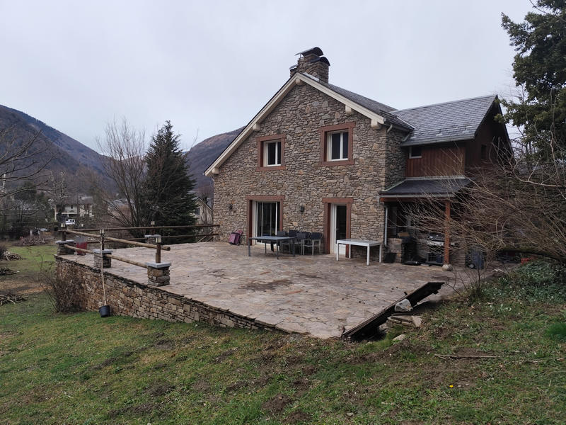 Maison - 238 m² - 6 pièces