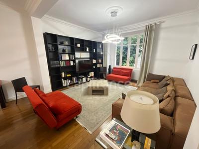 Appartement bourgeois - 83 m² - 4 pièces