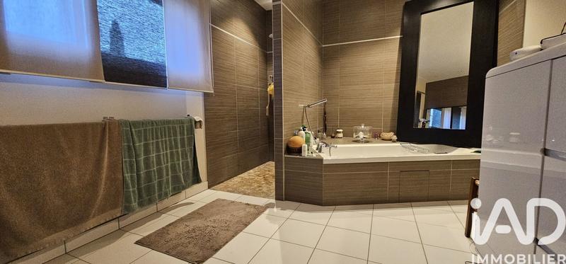 Maison - 290 m² - 7 pièces