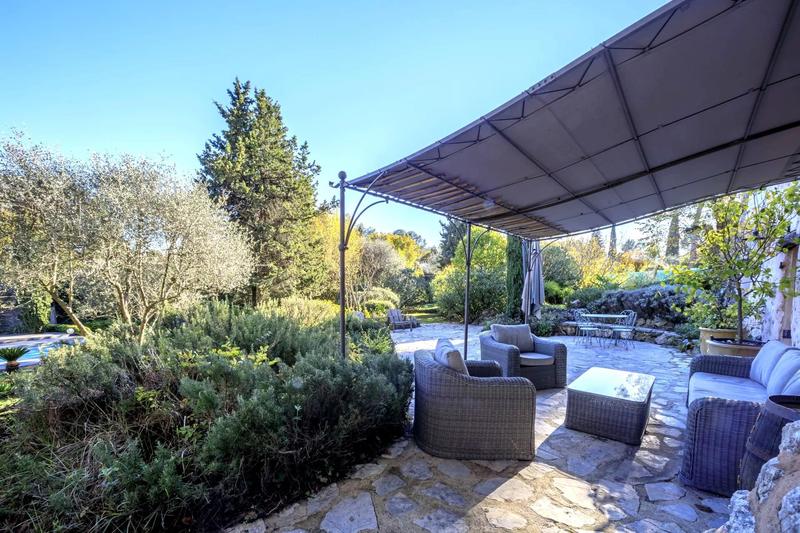 Maison - 257 m² - 12 pièces