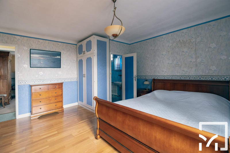 Maison - 98 m² - 6 pièces