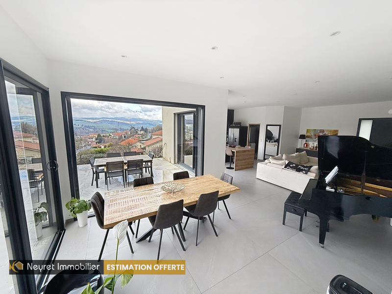 Villa - 146 m² - 6 pièces