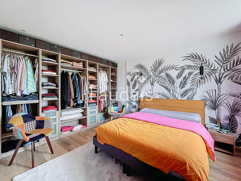 Maison - 163 m² - 8 pièces