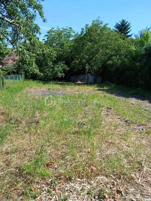 Terrain constructible - 606 m²