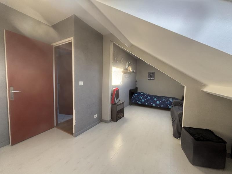 Maison - 186 m² - 9 pièces