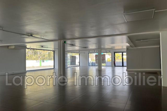 Local commercial - 670 m²