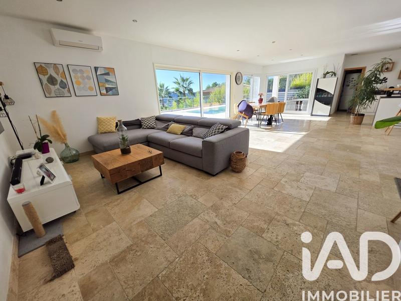 Maison - 290 m² - 9 pièces