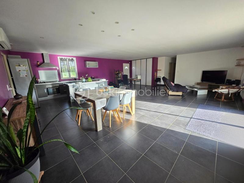 Pavillon - 230 m² - 7 pièces