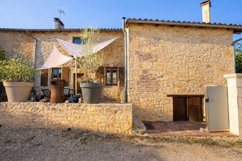 Demeure - 93 m² - 6 pièces