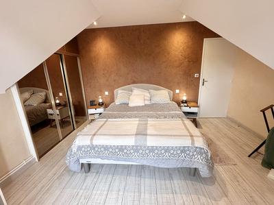 Maison traditionnelle - 137 m² - 6 pièces