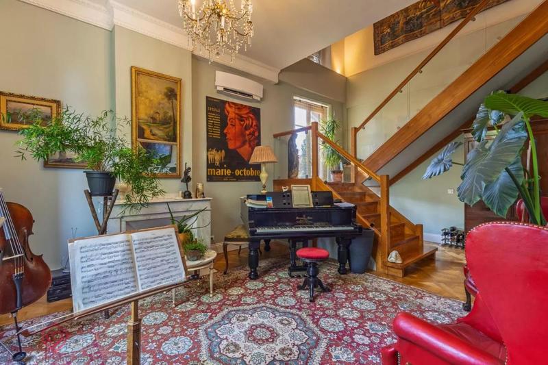 Maison de maîtres - 240 m² - 10 pièces