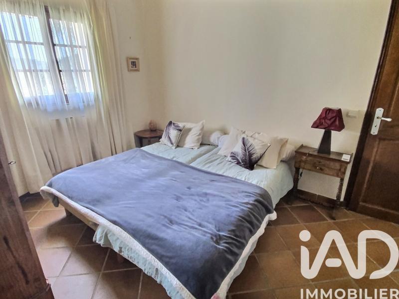 Maison - 240 m² - 10 pièces