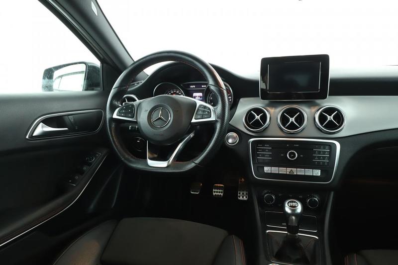 Mercedes Gla 180 122 ch