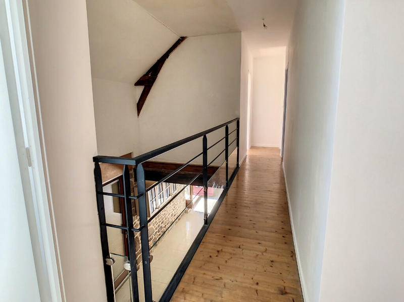 Maison - 266 m² - 8 pièces