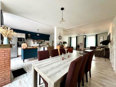 Maison de ville - 238 m² - 8 pièces