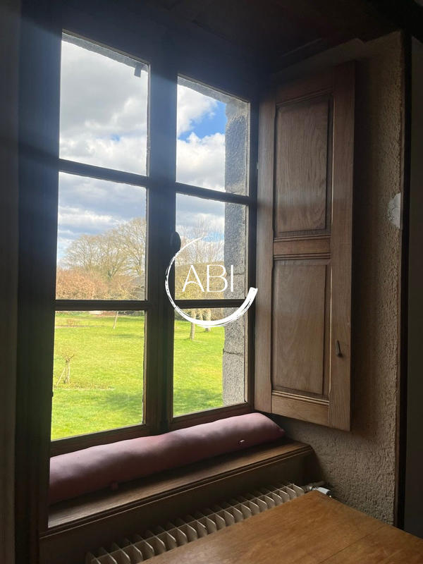 Maison - 230 m² - 8 pièces