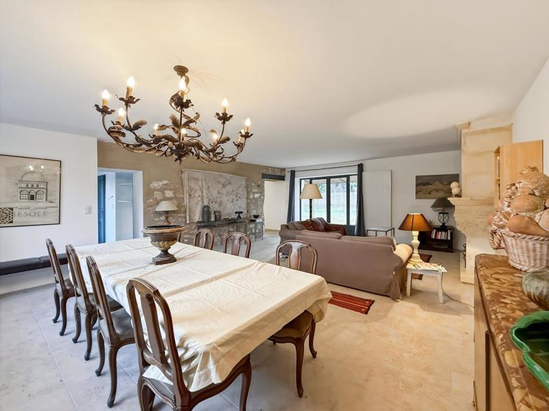 Maison - 200 m² - 6 pièces