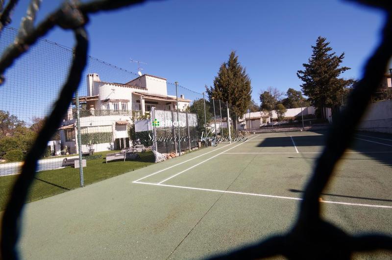 Maison - 280 m² - 7 pièces