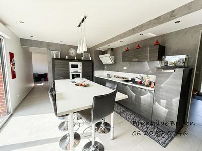 Maison - 170 m² - 8 pièces