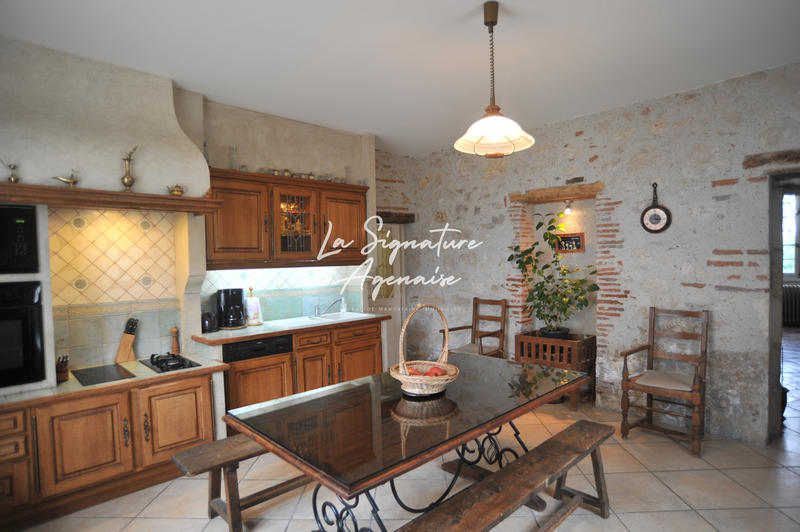 Maison - 341 m² - 16 pièces