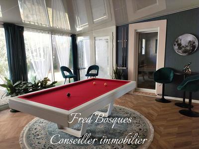 Maison - 210 m² - 9 pièces