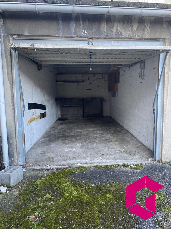 Parking / Garage - 11 m²