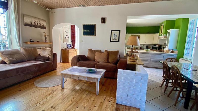 Propriété - 105 m² - 10 pièces