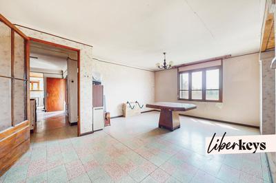 Propriété - 220 m² - 12 pièces