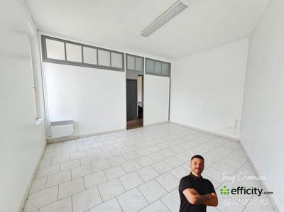 Bureau - 123 m² - 8 pièces