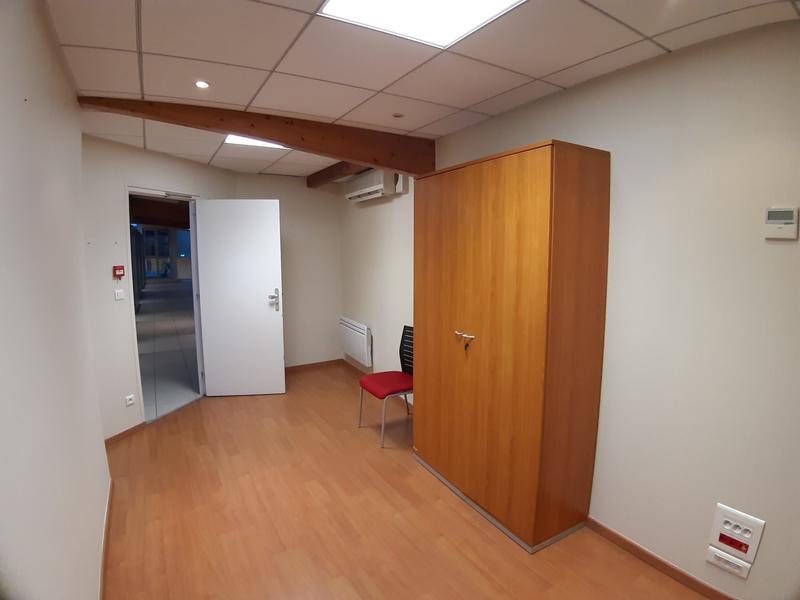 Local commercial - 229 m² - 6 pièces