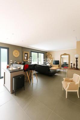 Villa - 180 m² - 6 pièces