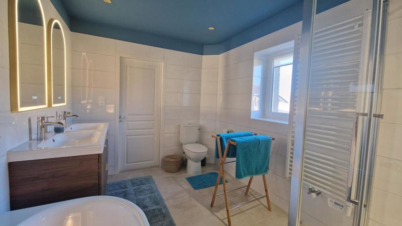 Maison - 204 m² - 7 pièces