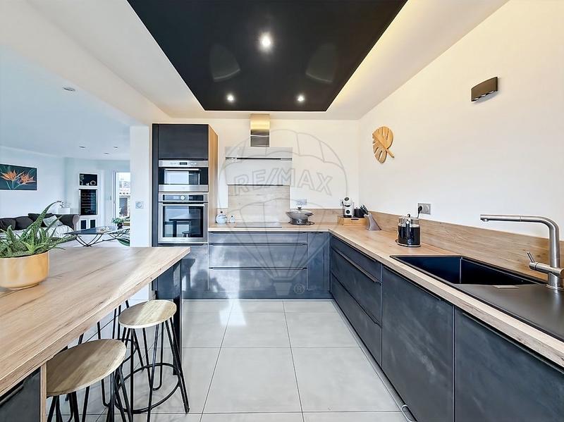 Maison - 140 m² - 6 pièces