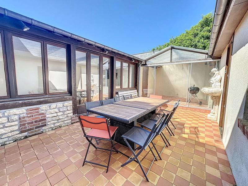 Maison - 180 m² - 7 pièces