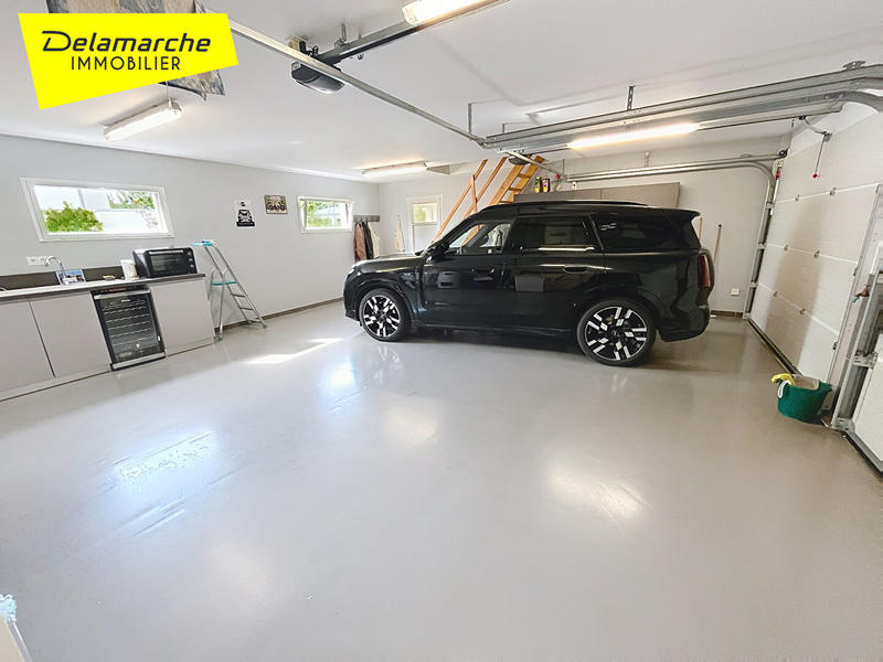 Maison - 241 m² - 7 pièces