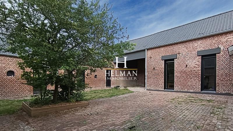 Maison - 195 m² - 7 pièces