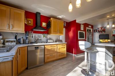 Maison - 370 m² - 9 pièces