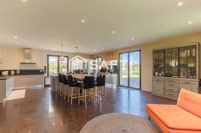 Maison de maîtres - 330 m² - 7 pièces