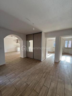 Maison - 90 m² - 4 pièces